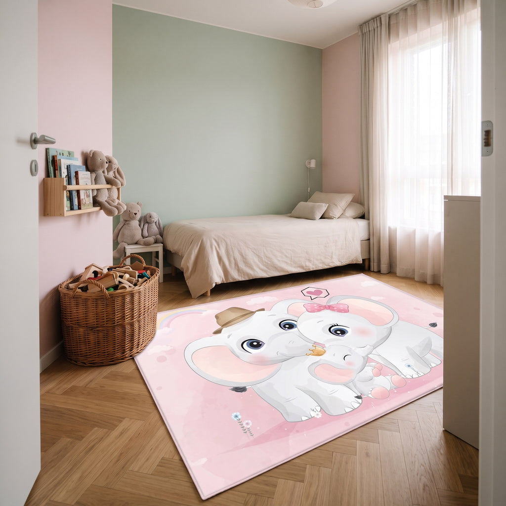 Tapis d'enfant à éléphants posé devant le lit dans une chambre