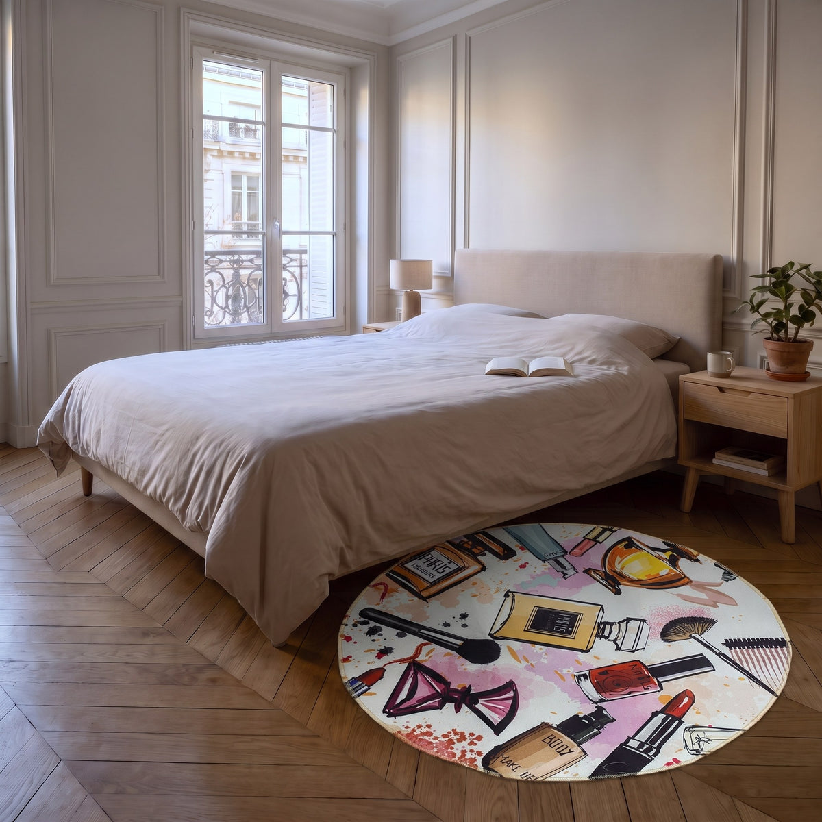 Tapis rond imprimé maquillage posé au pied du lit sur un parquet en point de Hongrie