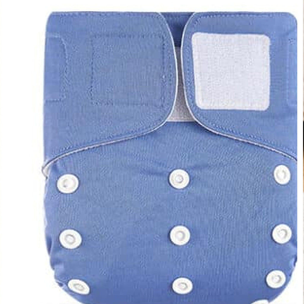 Boutons-pression et bandes autoagrippantes d une couche lavable bleue
