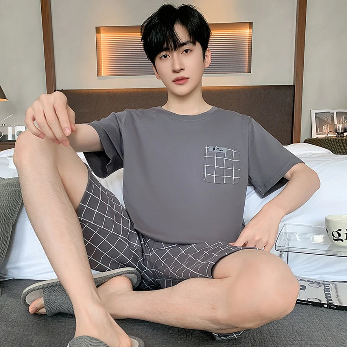 Pyjama d'été homme à carreaux bleus, modèle Gris perle à carreaux