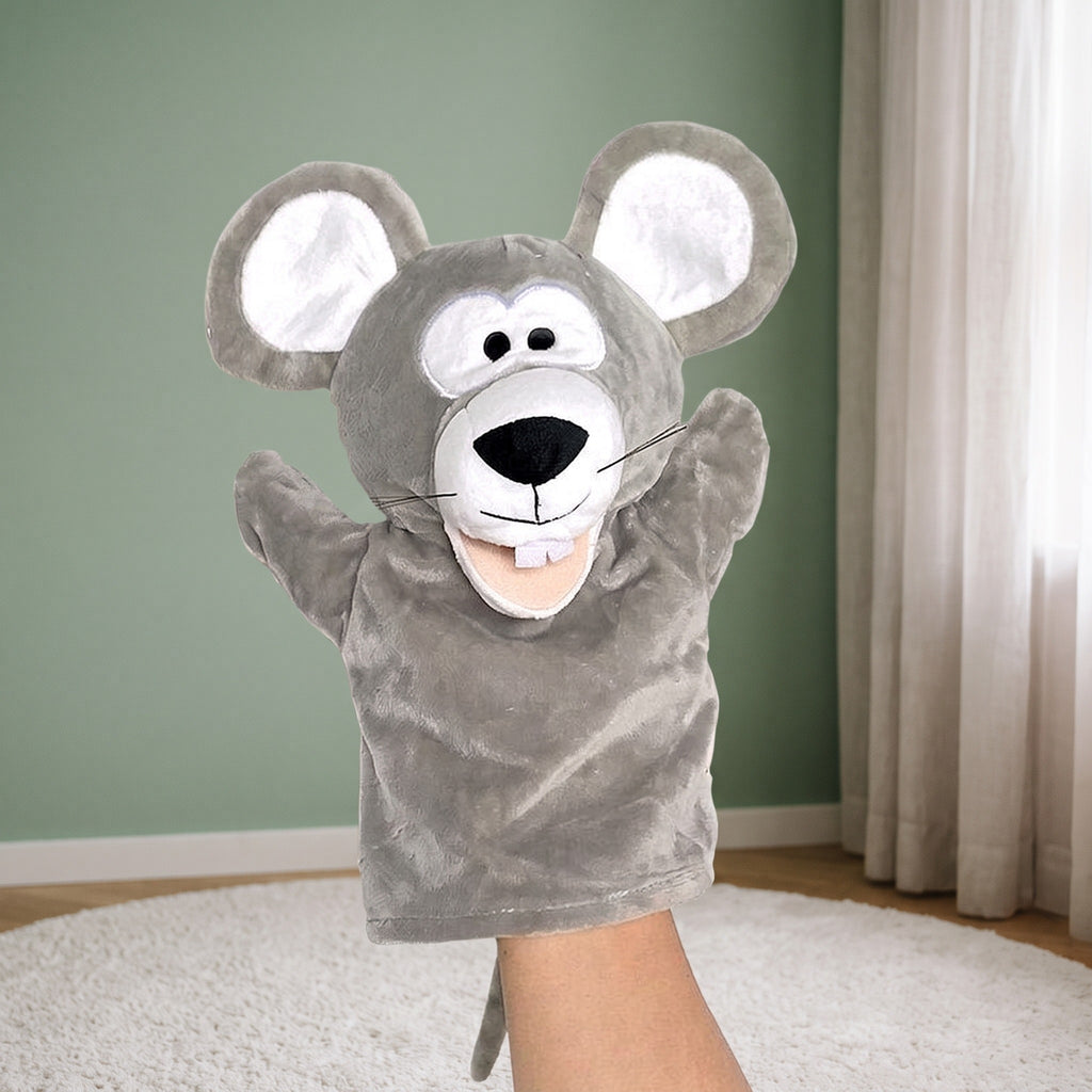 Marionnette à main souris animée dans une chambre d’enfant