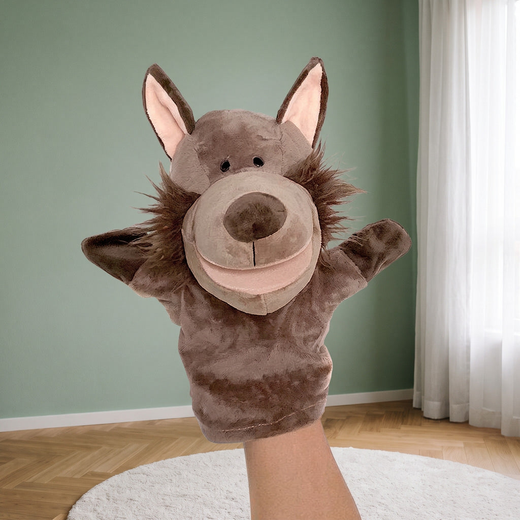 Marionnette à main loup animée dans une chambre d’enfant