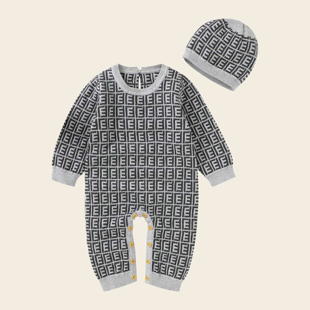Barboteuse bébé grise à motif géométrique avec son bonnet assorti