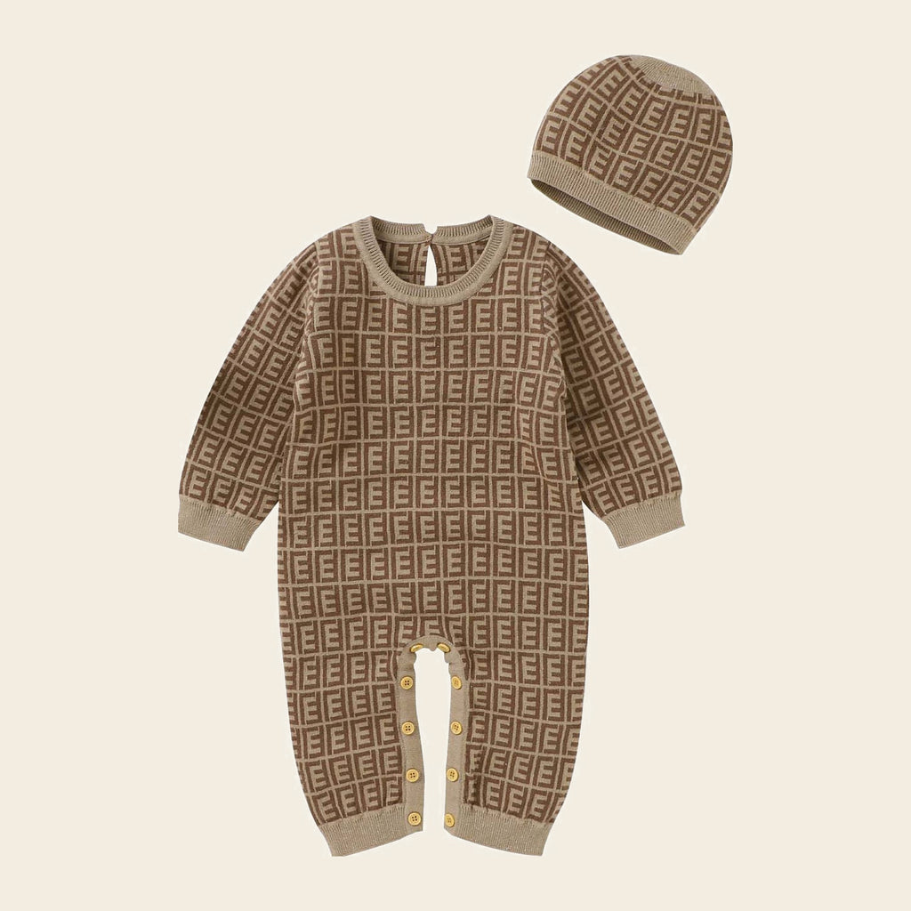 Barboteuse bébé marron à motif géométrique avec son bonnet assorti