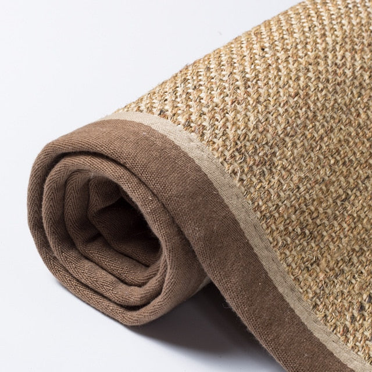 Tapis rectangulaire beige chiné avec bordure brune