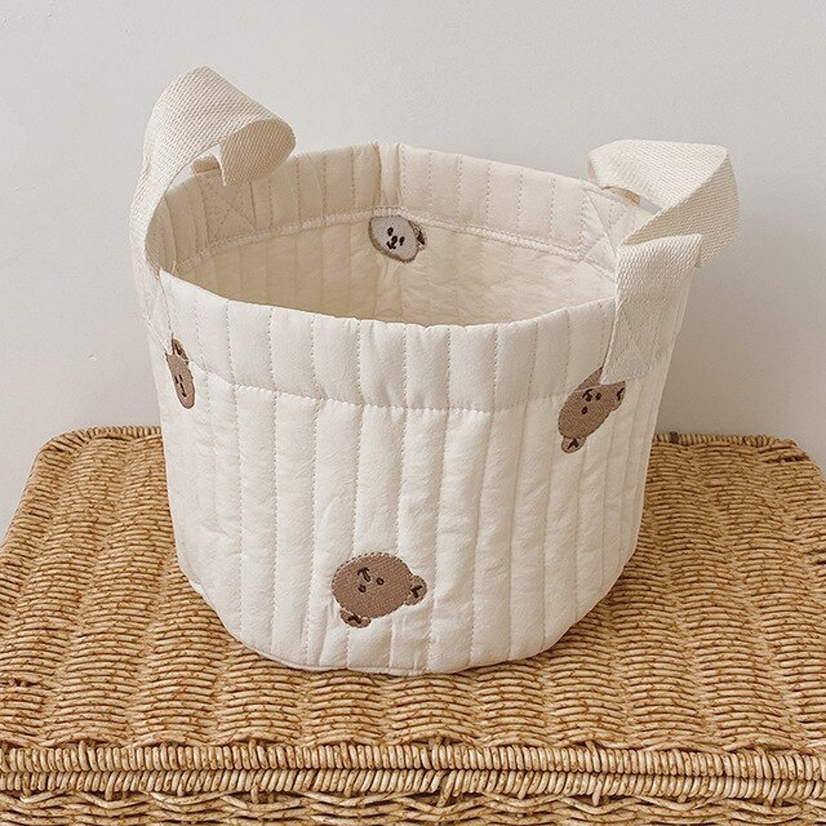 Panière à couches en coton brodé, format S, motif petites têtes d'ours bruns, vue produit