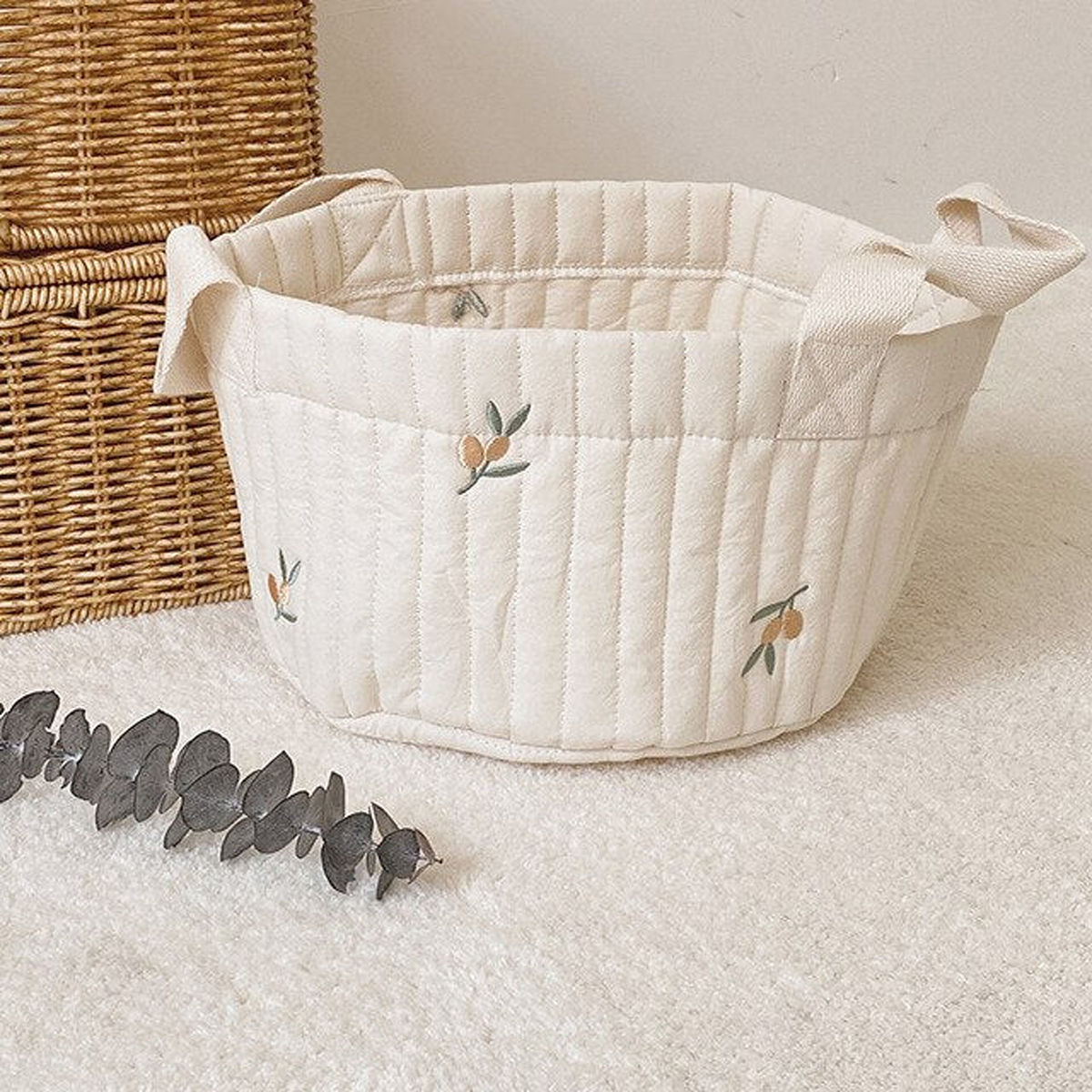 Panière à couches en coton brodé, format S, motif petites branches d'olivier, vue produit