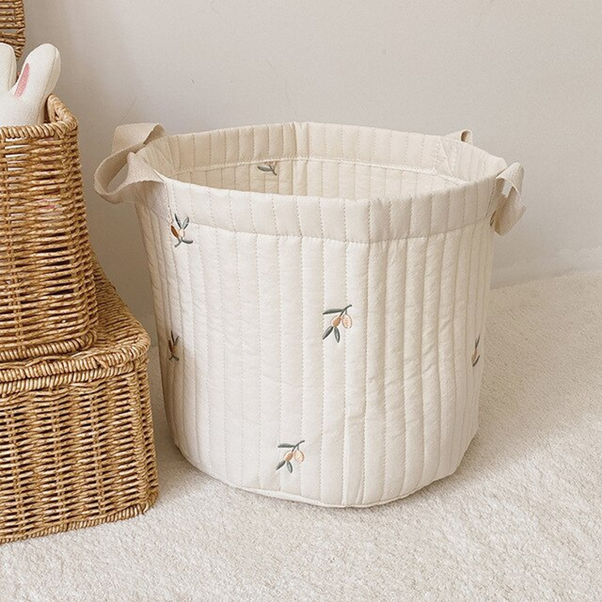 Panière à couches en coton brodé, format M, motif petites branches d'olivier, vue produit