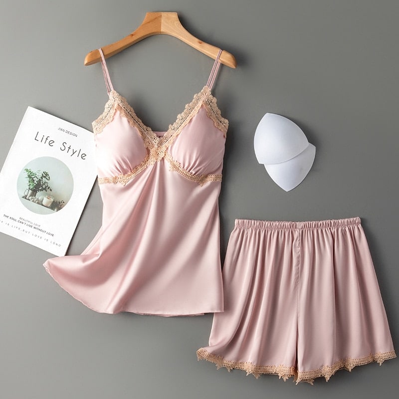 Pyjama d'été sensuel