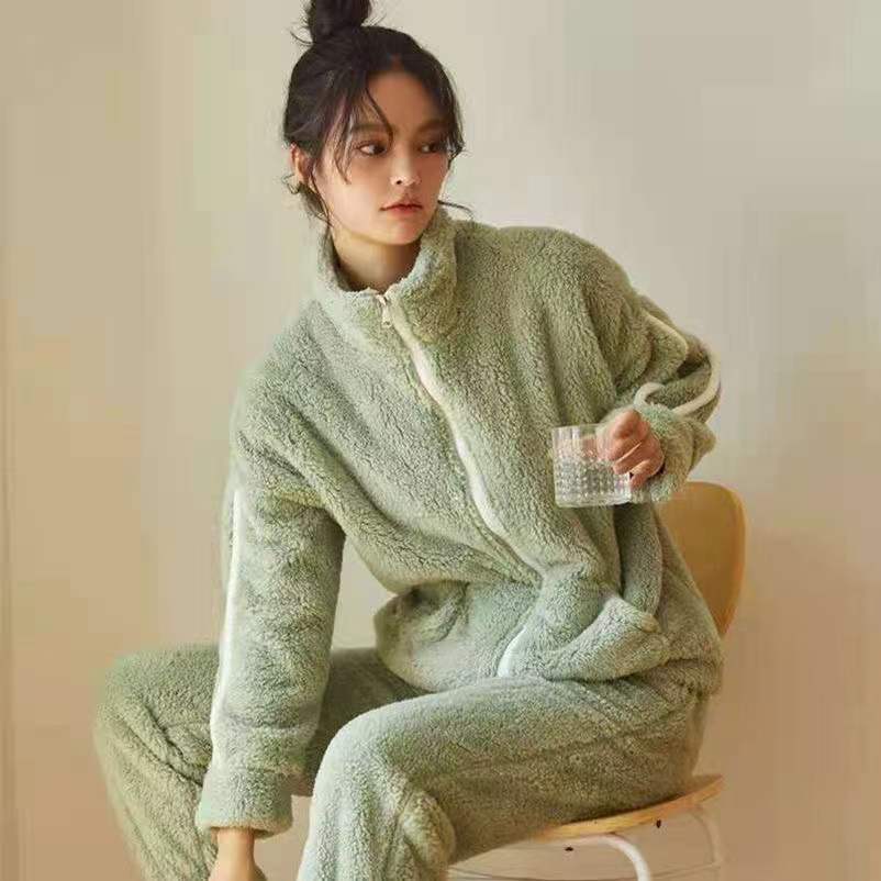 Ensemble cocooning jogging pelucheux pour femme