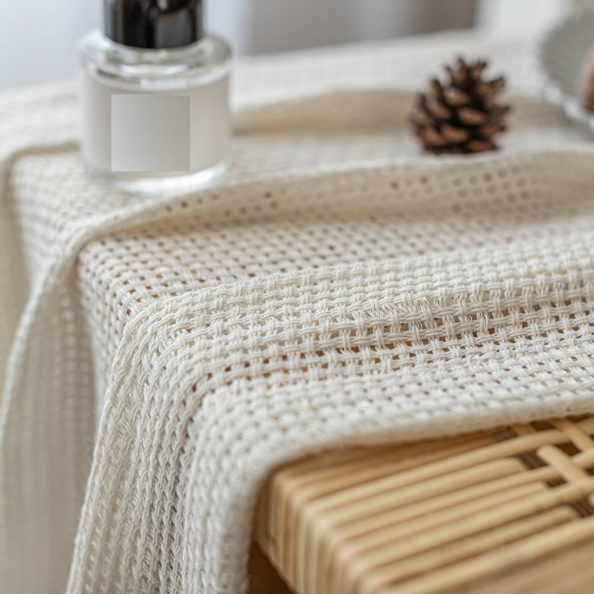 Détail de la maille ajourée en coton et lin