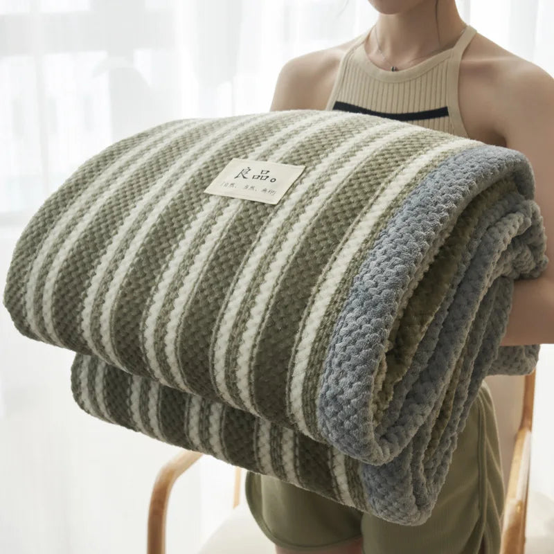 Grand plaid tricotée au crochet