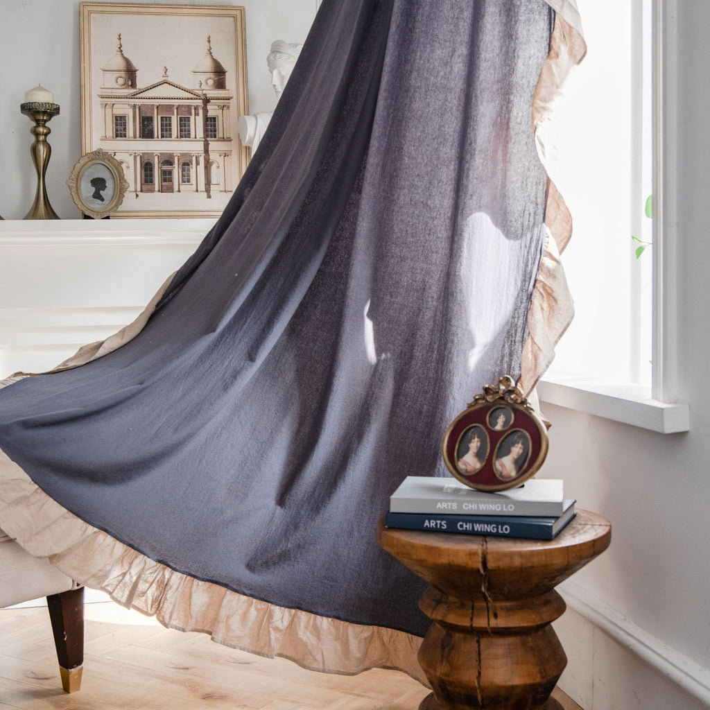 Rideau semi occultant en coton et lin gris et volant beige