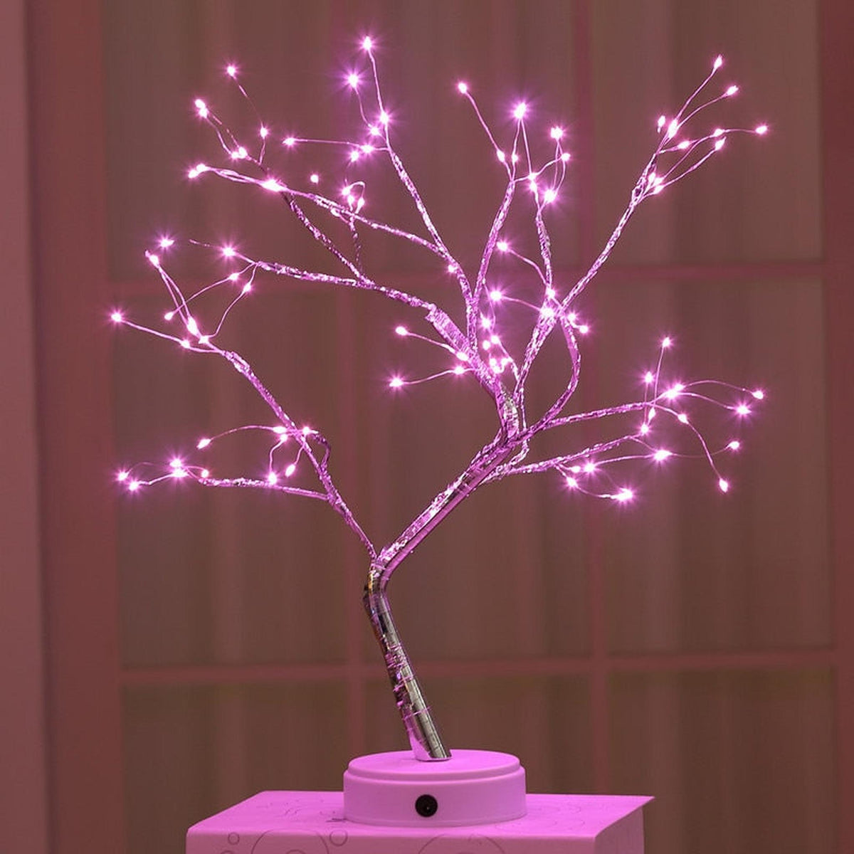 Arbre lumineux en fil de cuivre, lumière rose