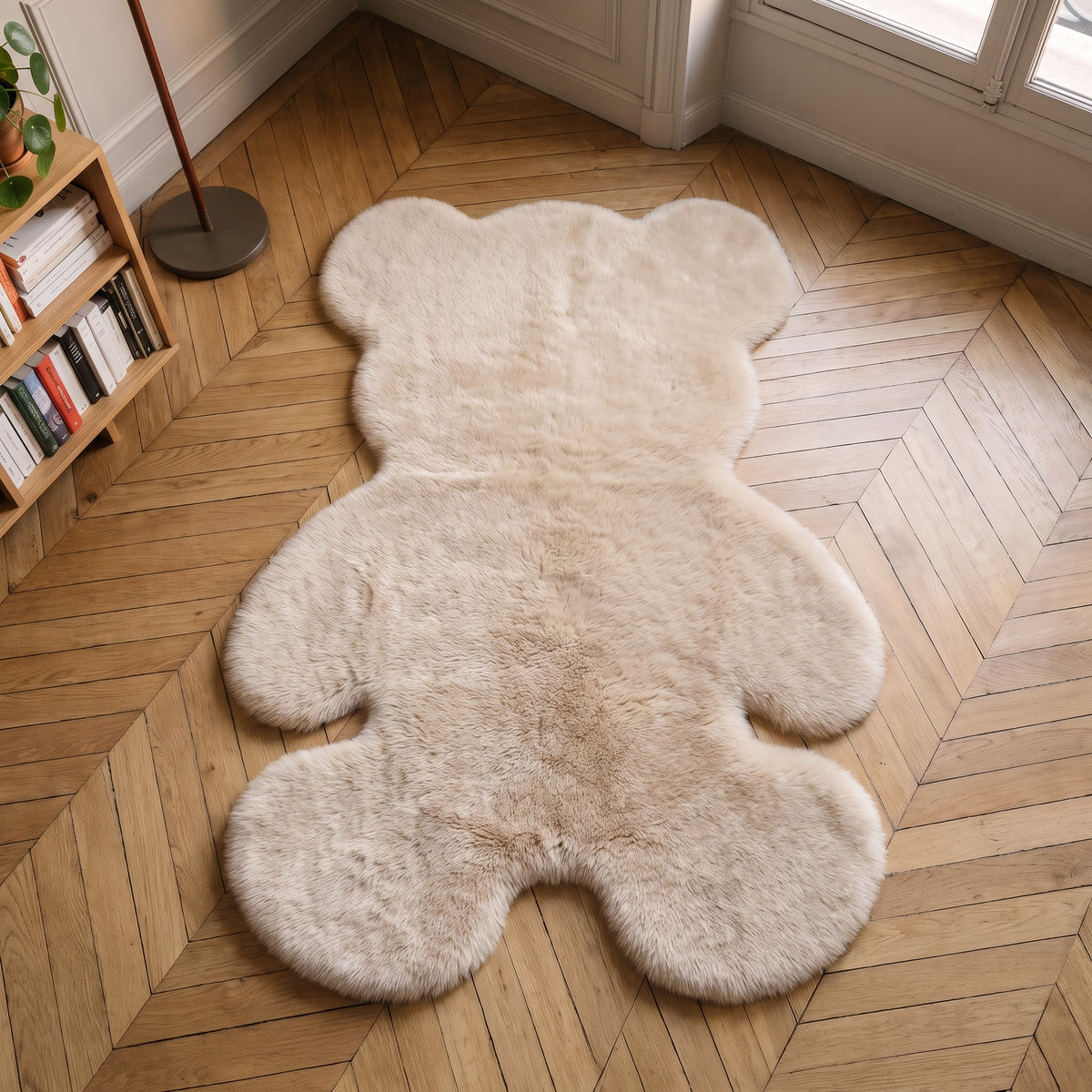 Tapis ours en fausse fourrure beige, pose au sol