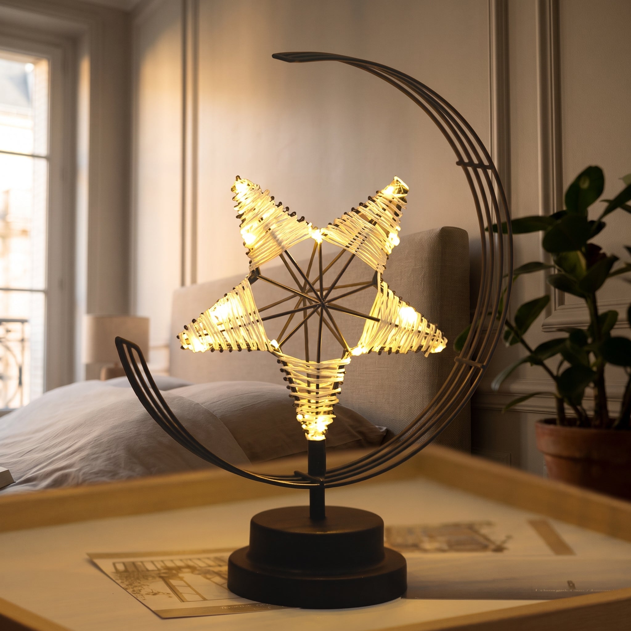 Gros plan sur la guirlande lumineuse de l'étoile de la lampe Image