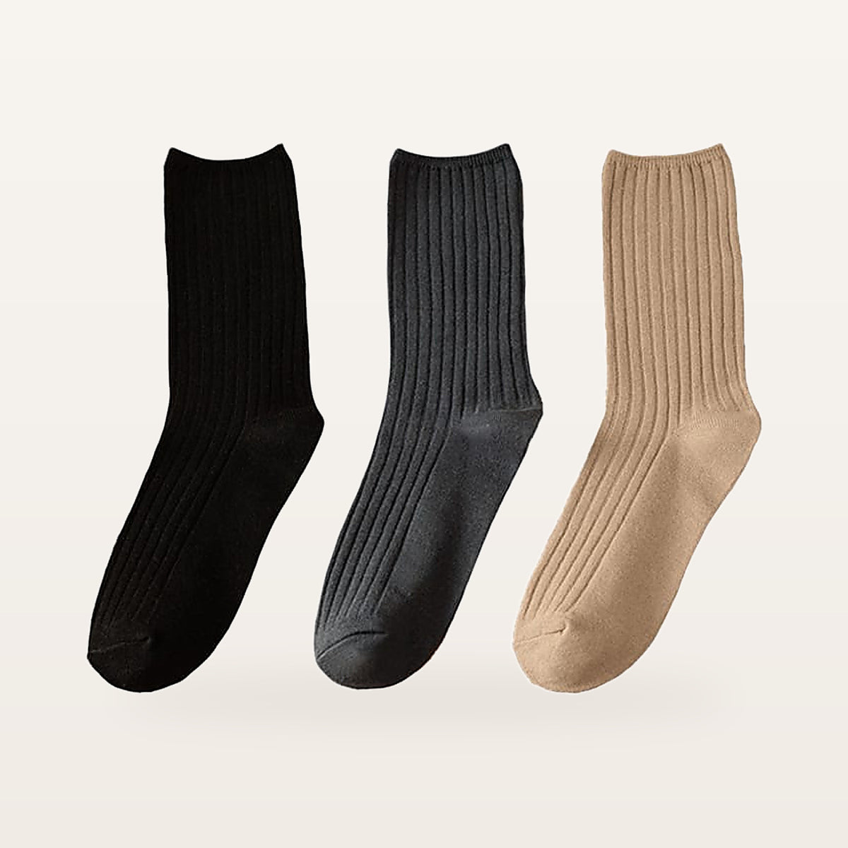 Lot de trois paires de chaussettes côtelées femme, une paire noir, une anthracite et une sable