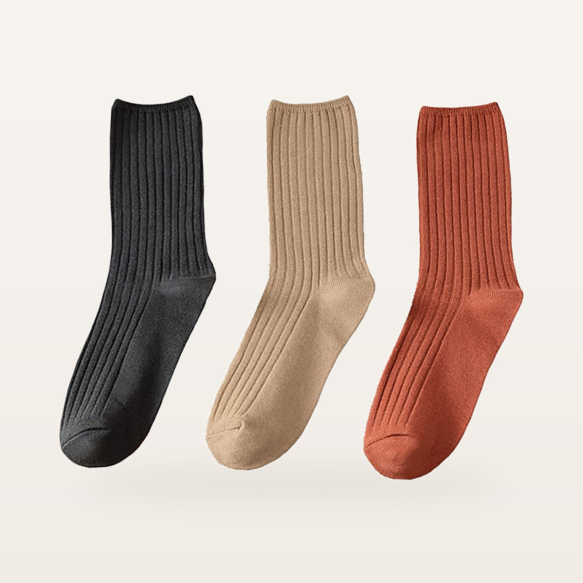 Lot de trois paires de chaussettes côtelées femme, une paire anthracite, une sable et une terracotta