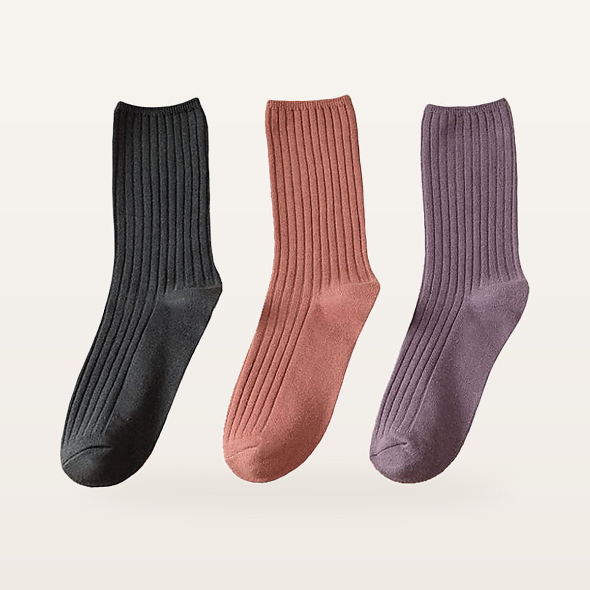 Lot de trois paires de chaussettes côtelées femme, une paire anthracite, une rose bois et une prune