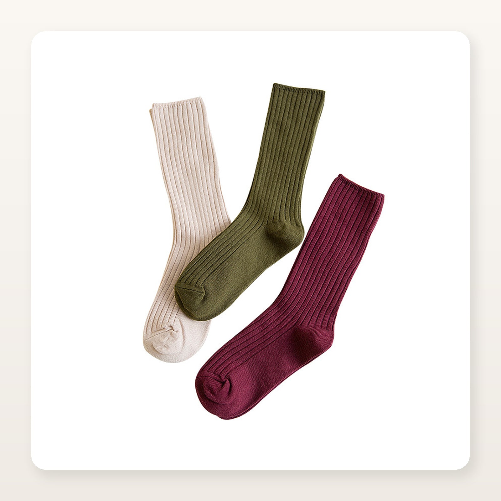 Nuances de chaussettes côtelées unies sur fond clair Image