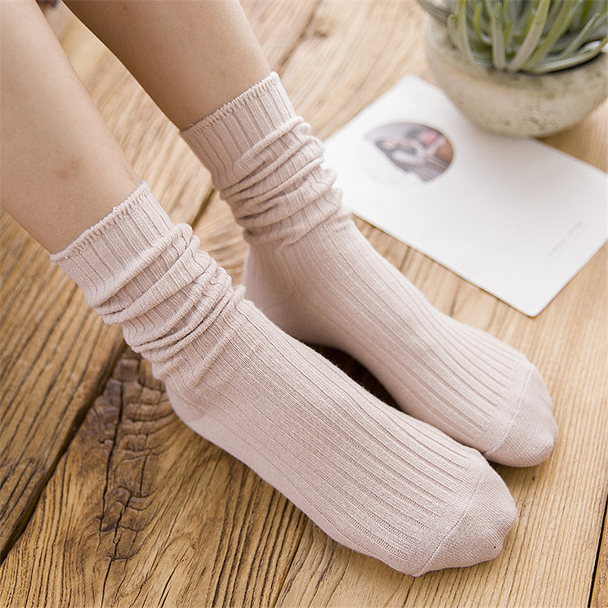 Vraie photo fournisseur des chaussettes côtelées écrues portées