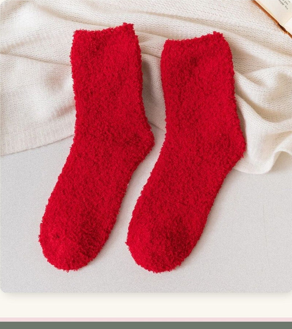 Chaussettes duveteuses unies rouges