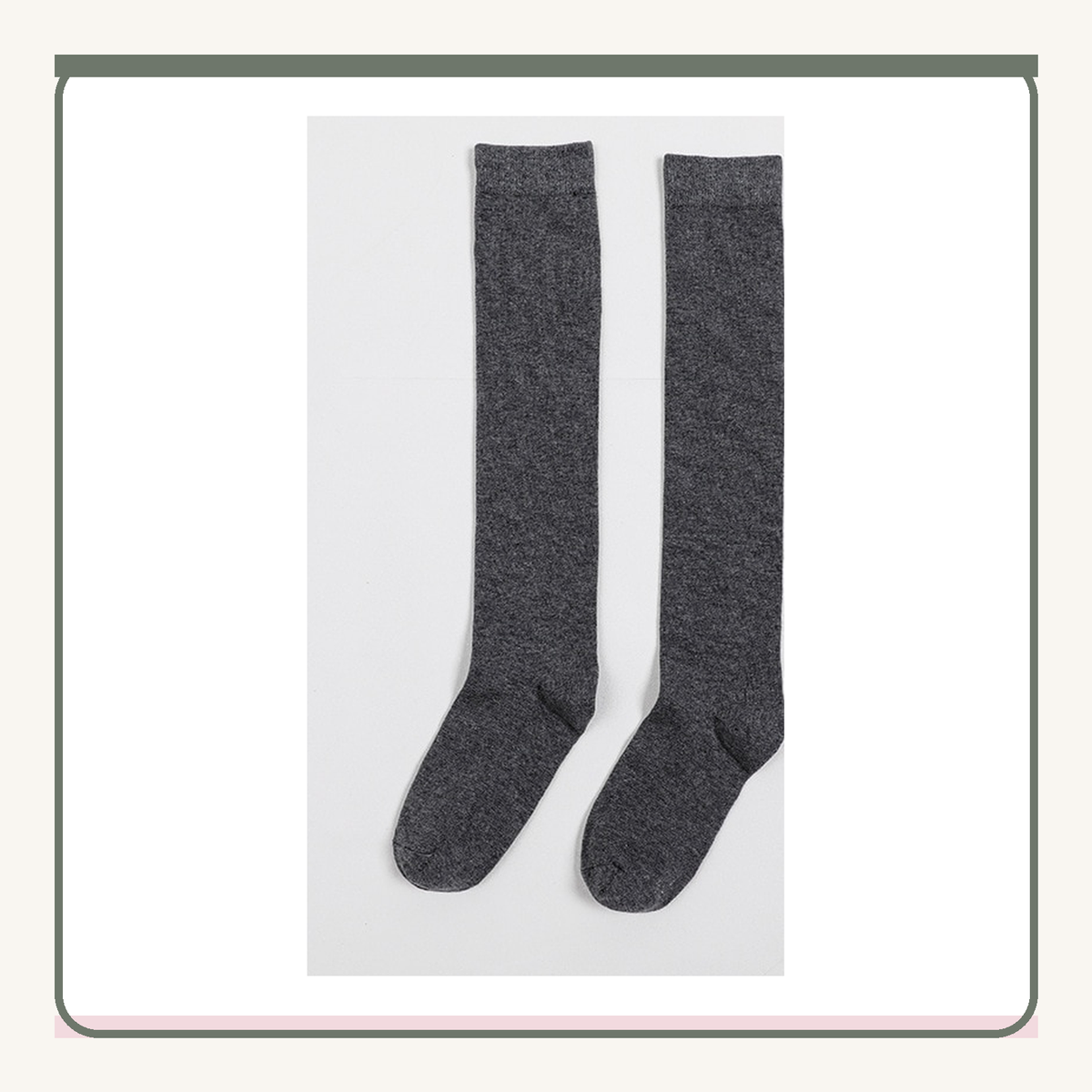 Paire de chaussettes hautes gris foncé unies vue de face