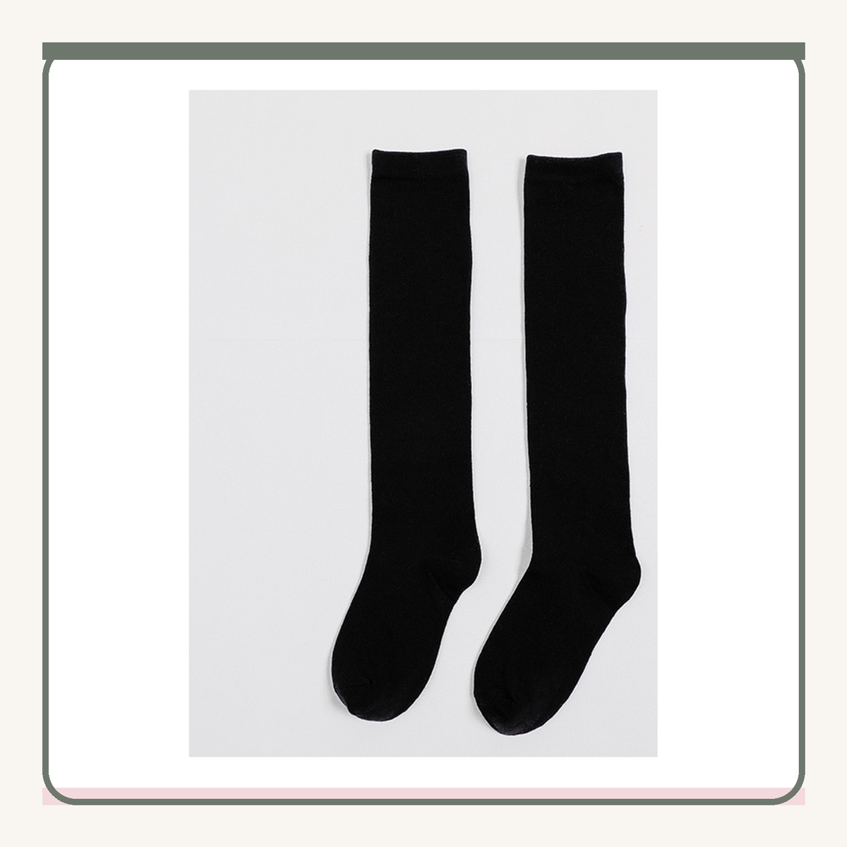 Paire de chaussettes hautes noires unies vue de face