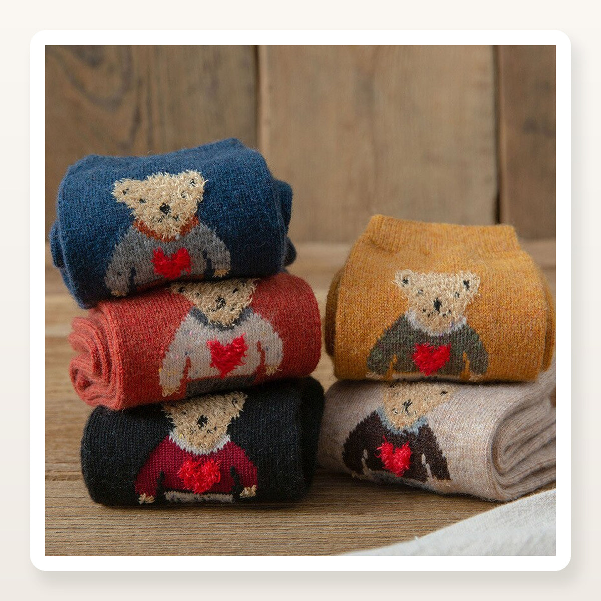 Cinq coloris de chaussettes en coton à motif ourson