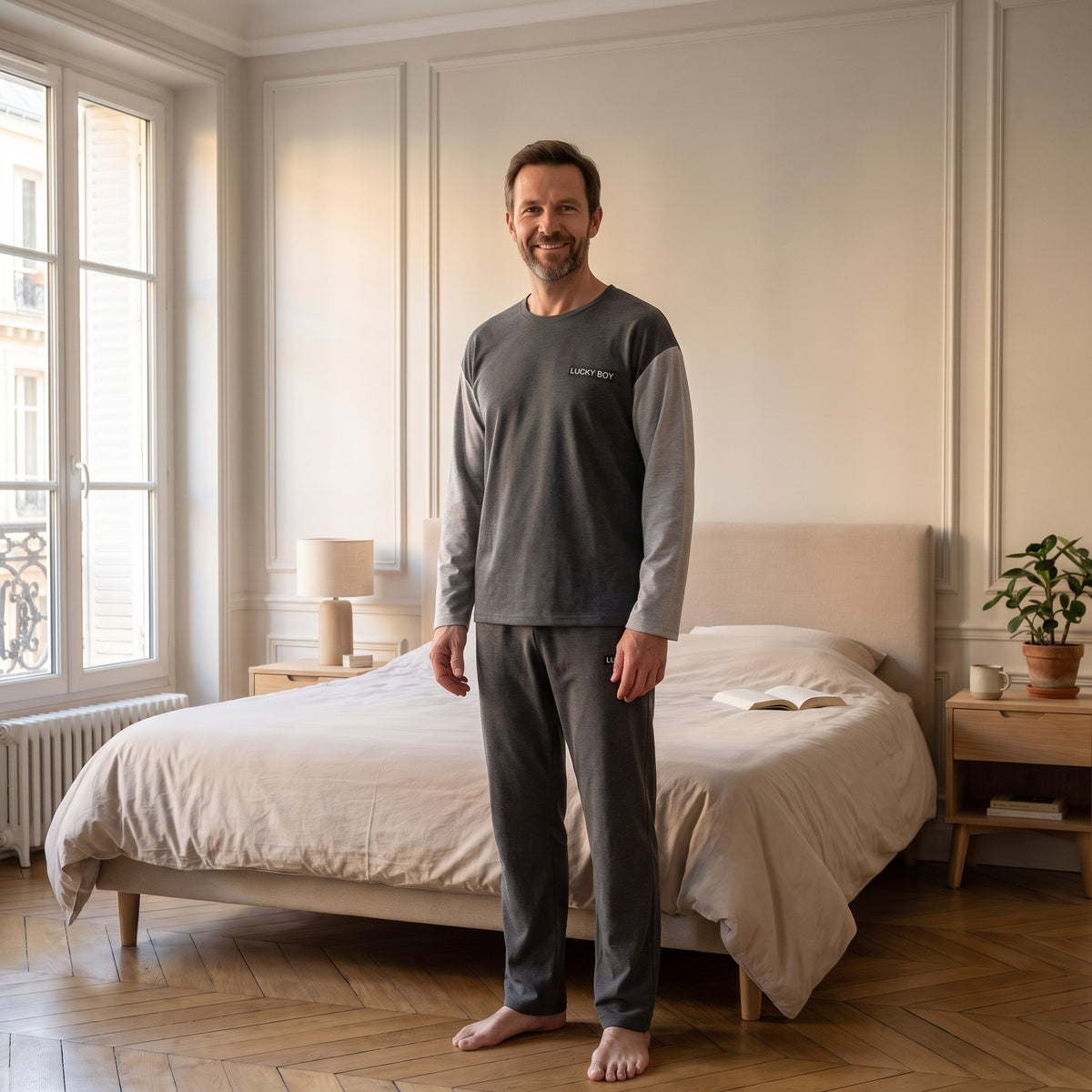 Pyjama homme anthracite à manches grises porté