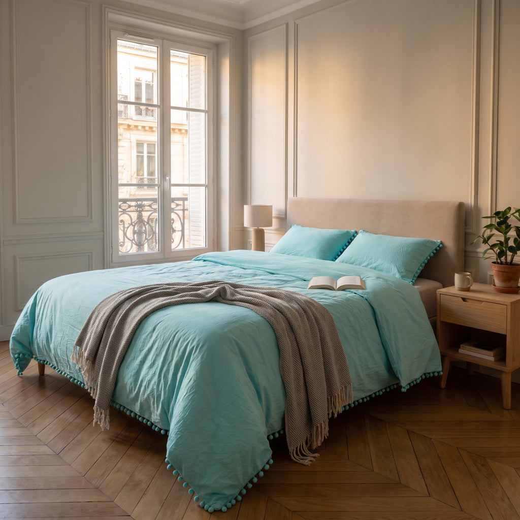 Housse de couette à pompons bleu clair