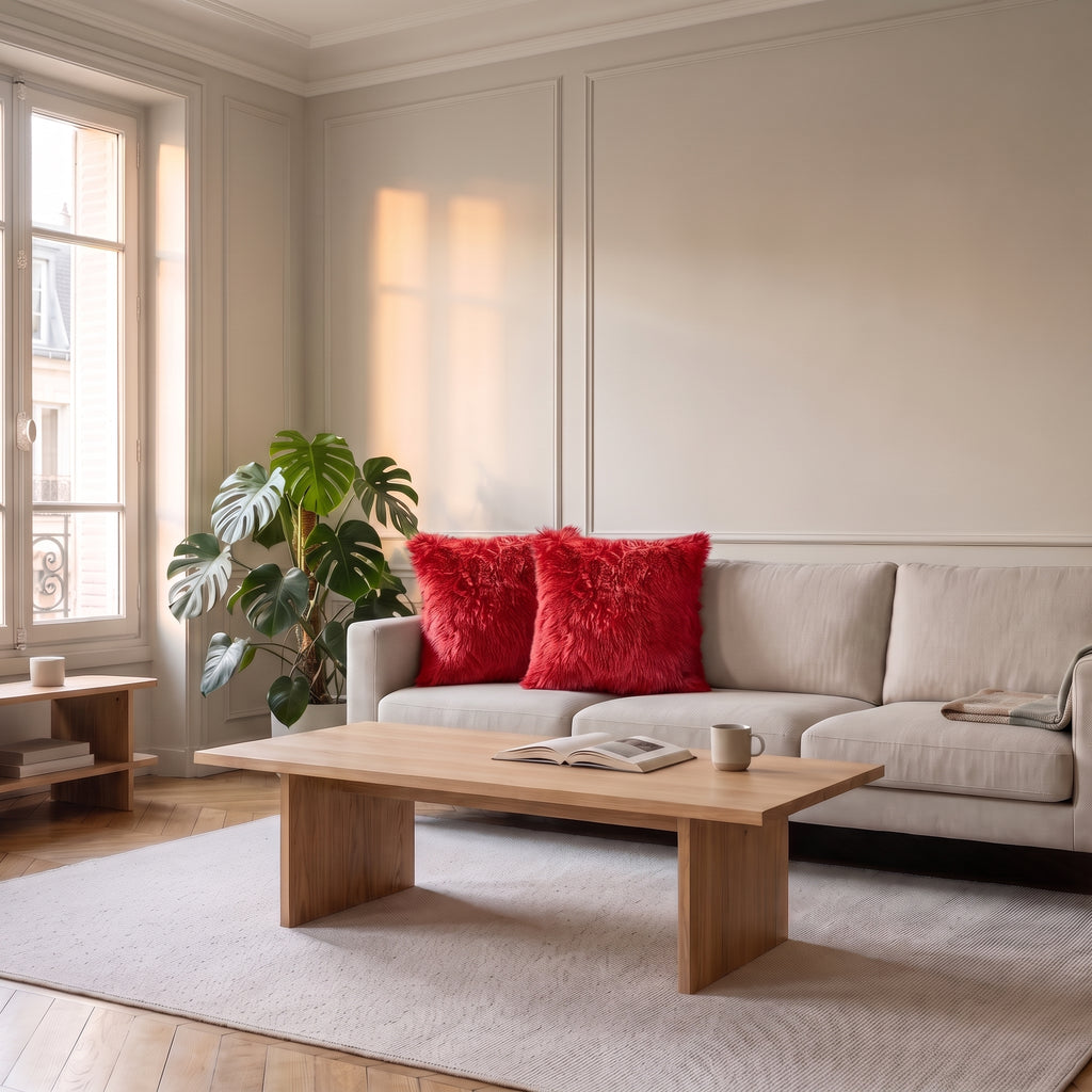 Housse de coussin en fausse fourrure rouge