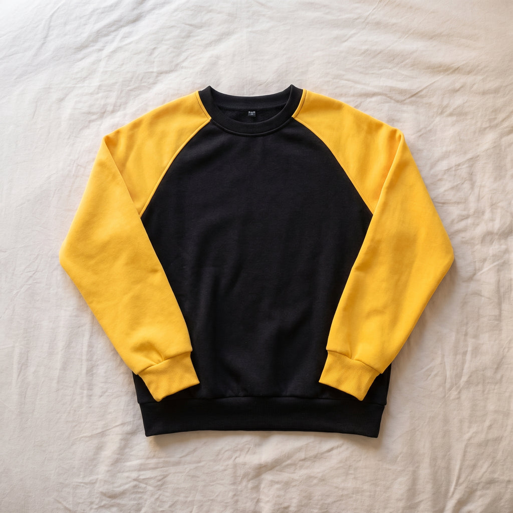 Sweat homme bicolore, Col rond noir et jaune, posé à plat