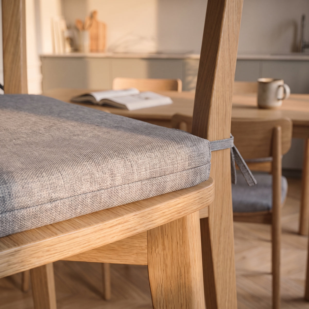 Detail du tissage, de la couture et de l epaisseur du coussin