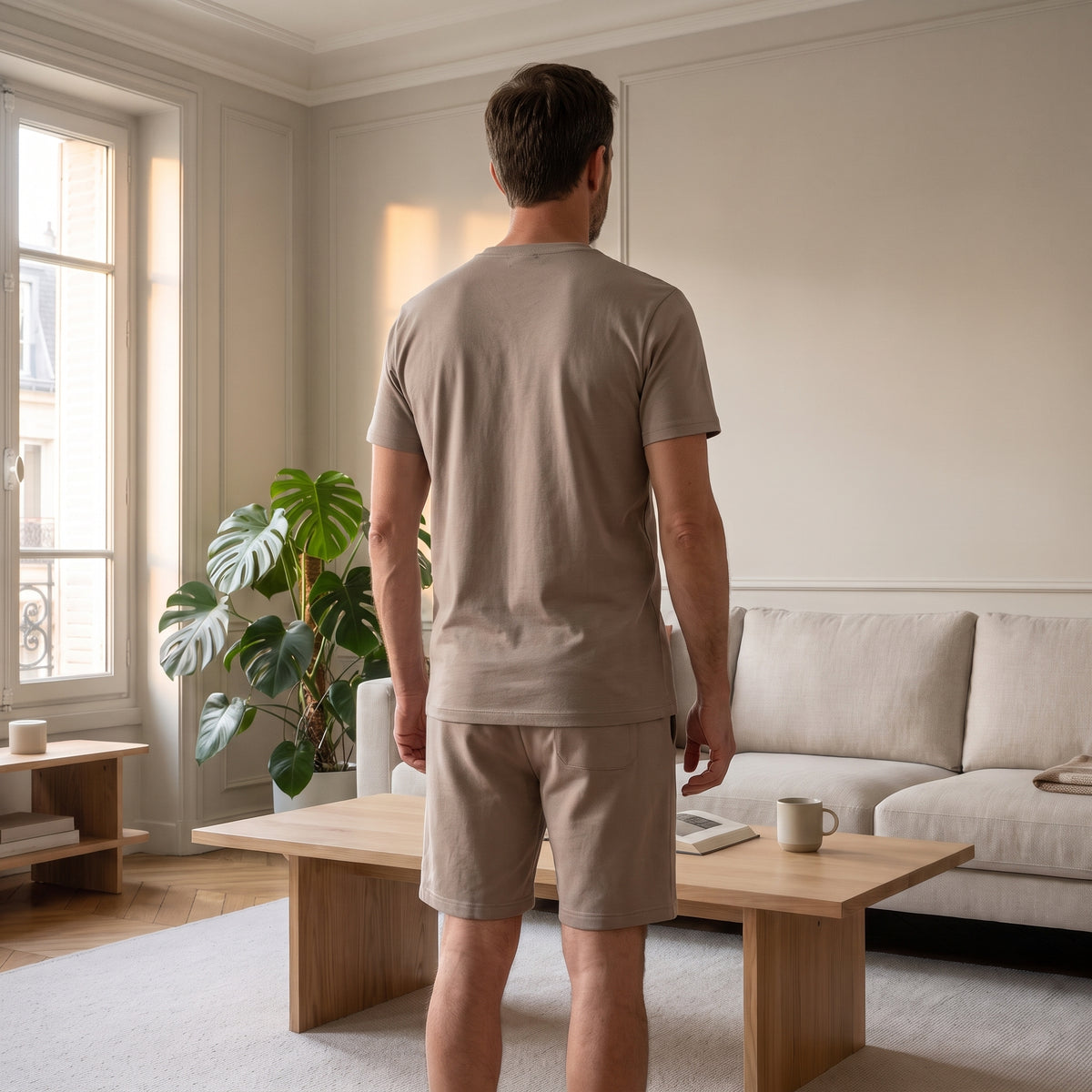 Ensemble d'été homme beige vu de dos, la coupe du haut et du short Image