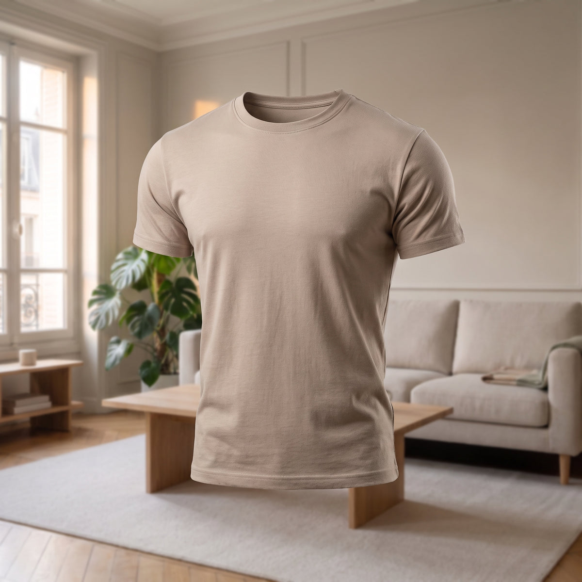 Le t-shirt à col rond de l'ensemble d'été homme, présenté seul Image