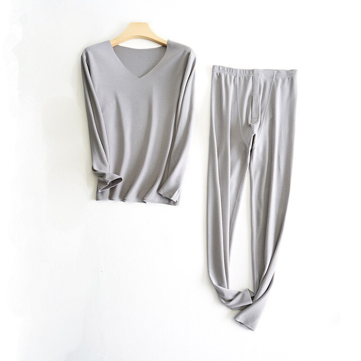 Ensemble détente homme gris à col V avec haut et pantalon à plat