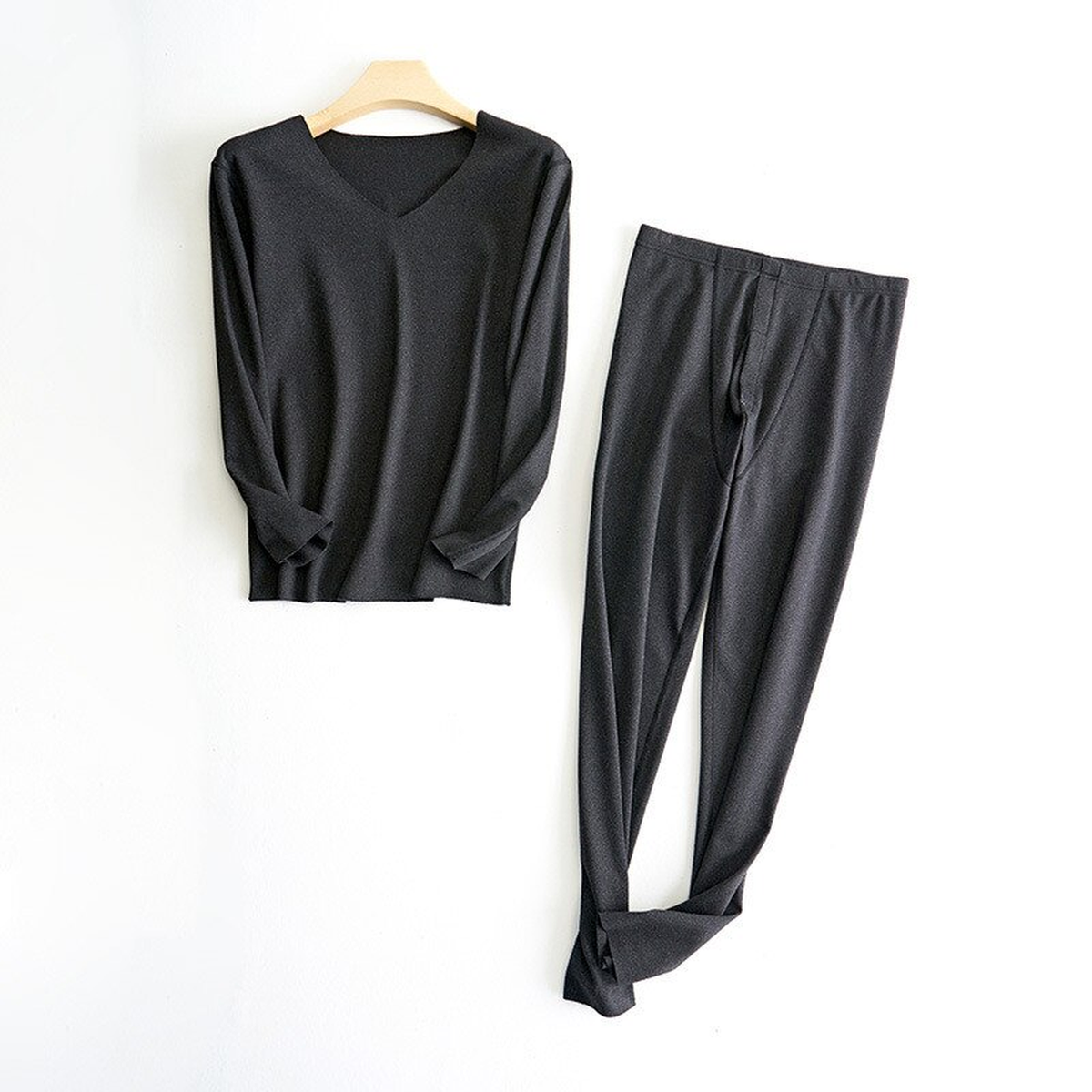 Ensemble détente homme noir à col V avec haut et pantalon à plat
