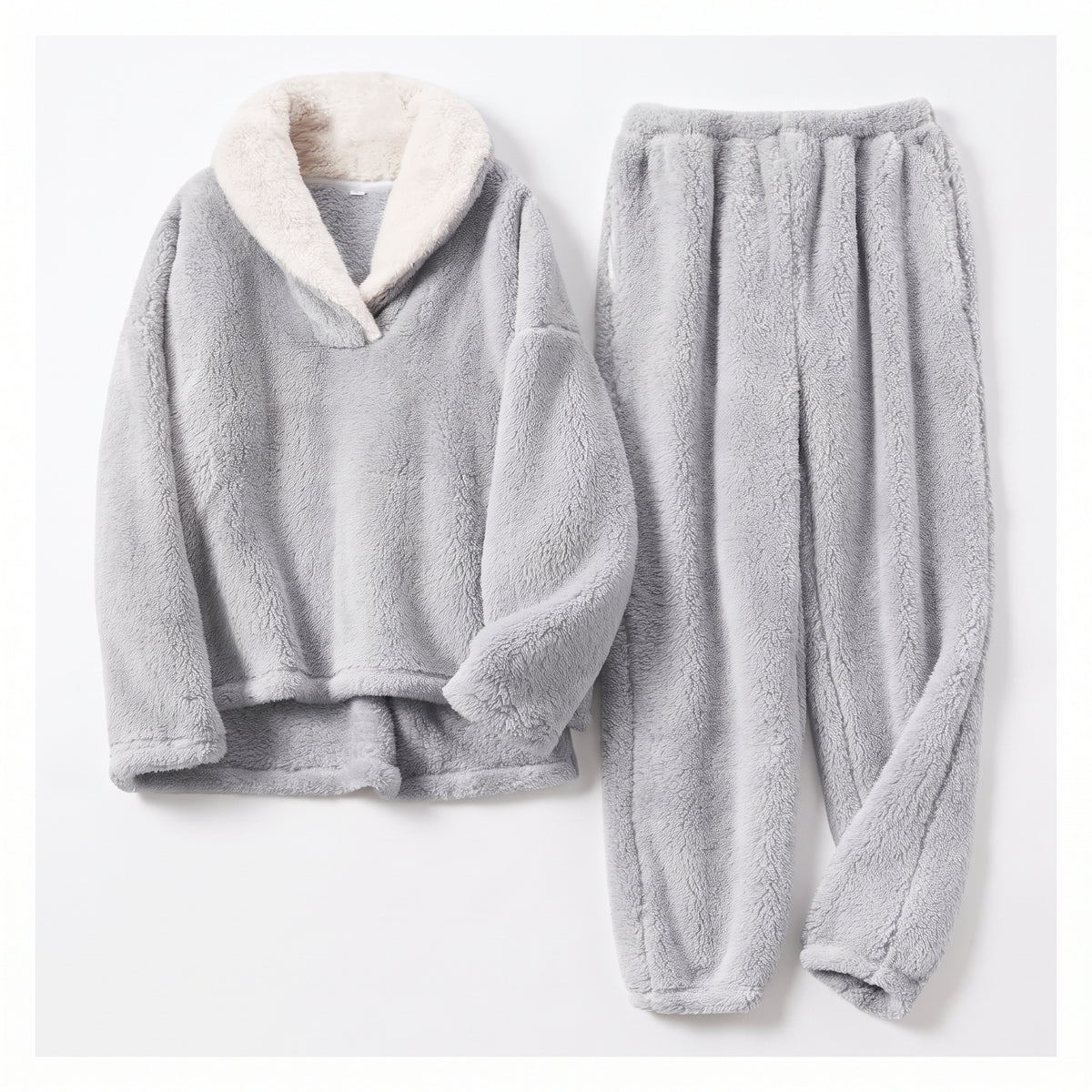 Ensemble pyjama femme gris avec haut et pantalon en flanelle pelucheuse