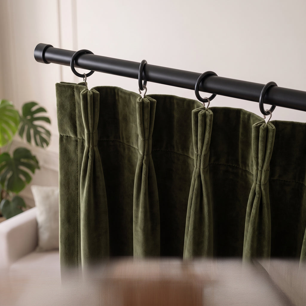 Tete de rideau velours vert olive avec plis pinces cousus
