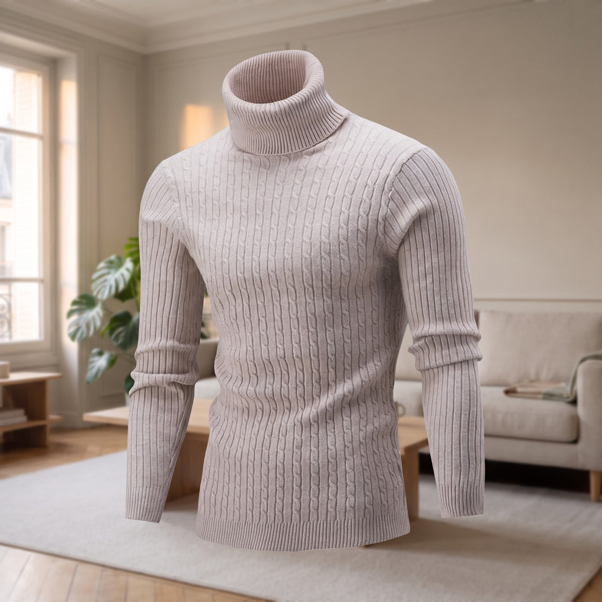 Le pull beige porté par un mannequin invisible au milieu du salon : on voit la forme du buste, le col replié et les poignets en côtes
