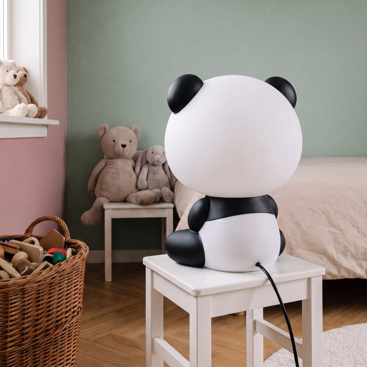 Veilleuse panda vue de trois quarts arrière avec son cordon