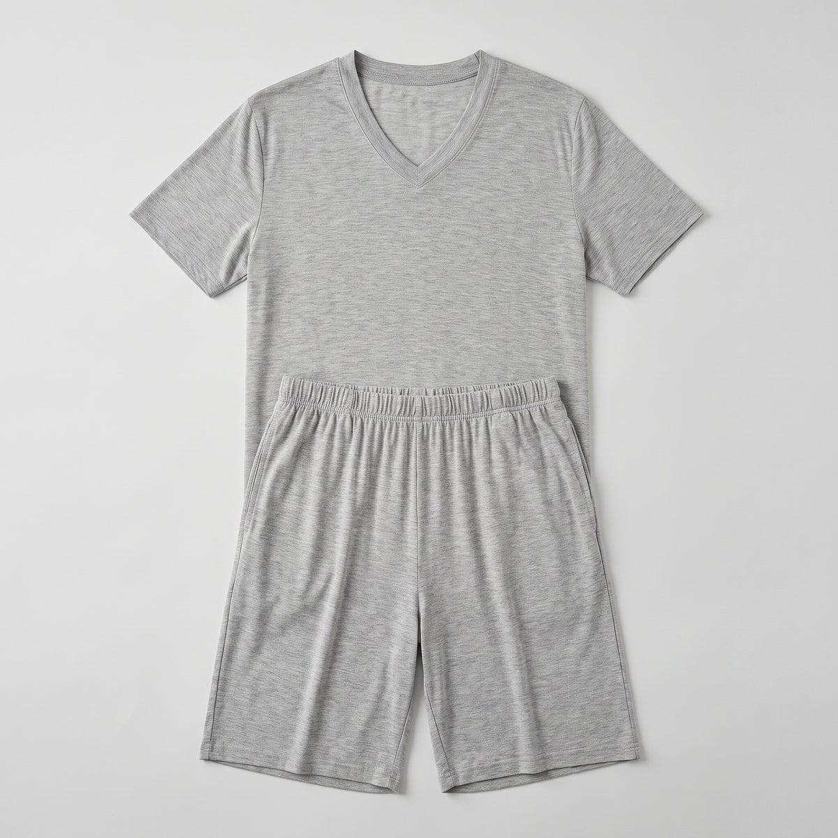 Pyjama d'été en viscose gris chiné à plat, t-shirt col V et short