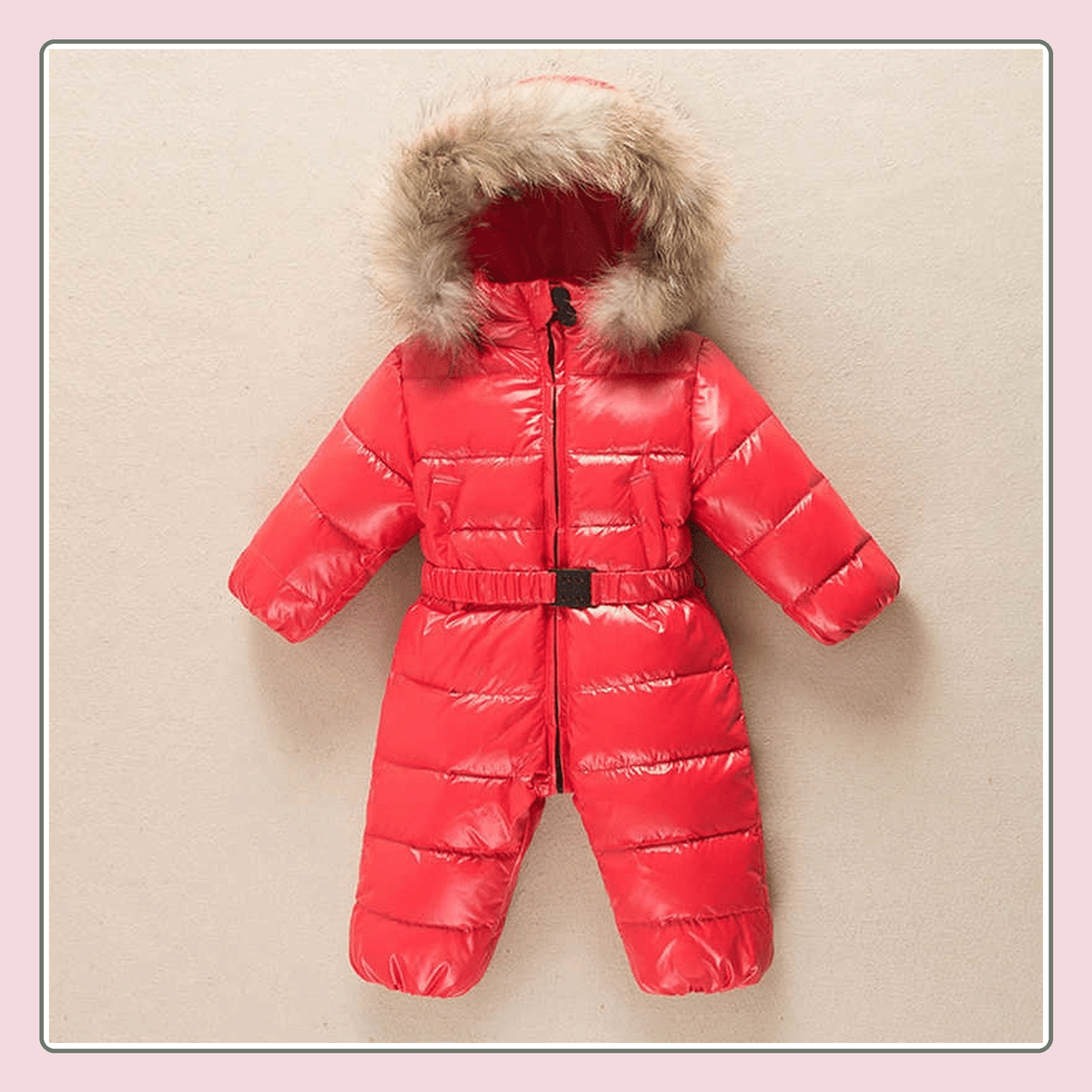 Combinaison d'hiver bébé rouge, vue de face
