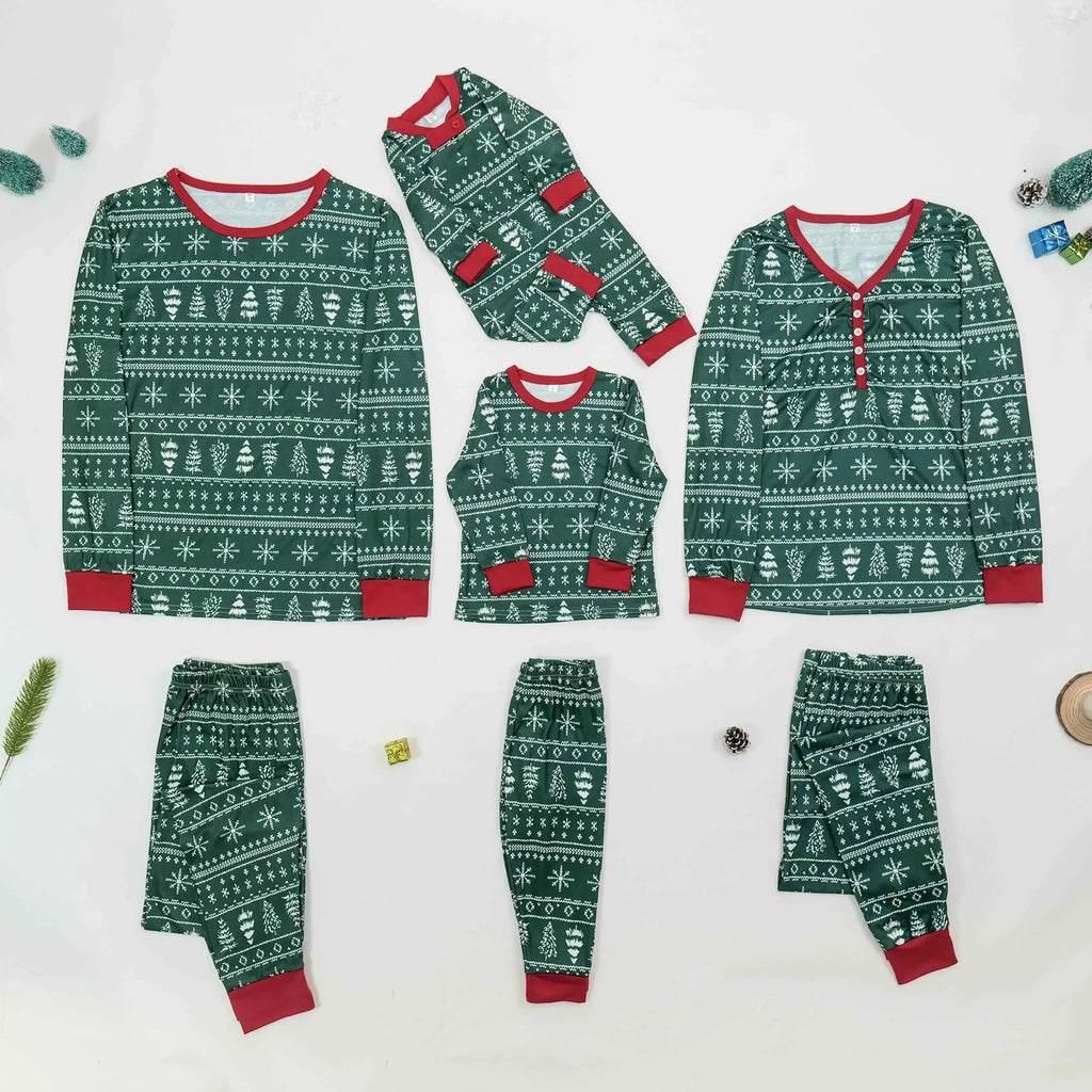 Formats famille du pyjama vert à motifs nordiques