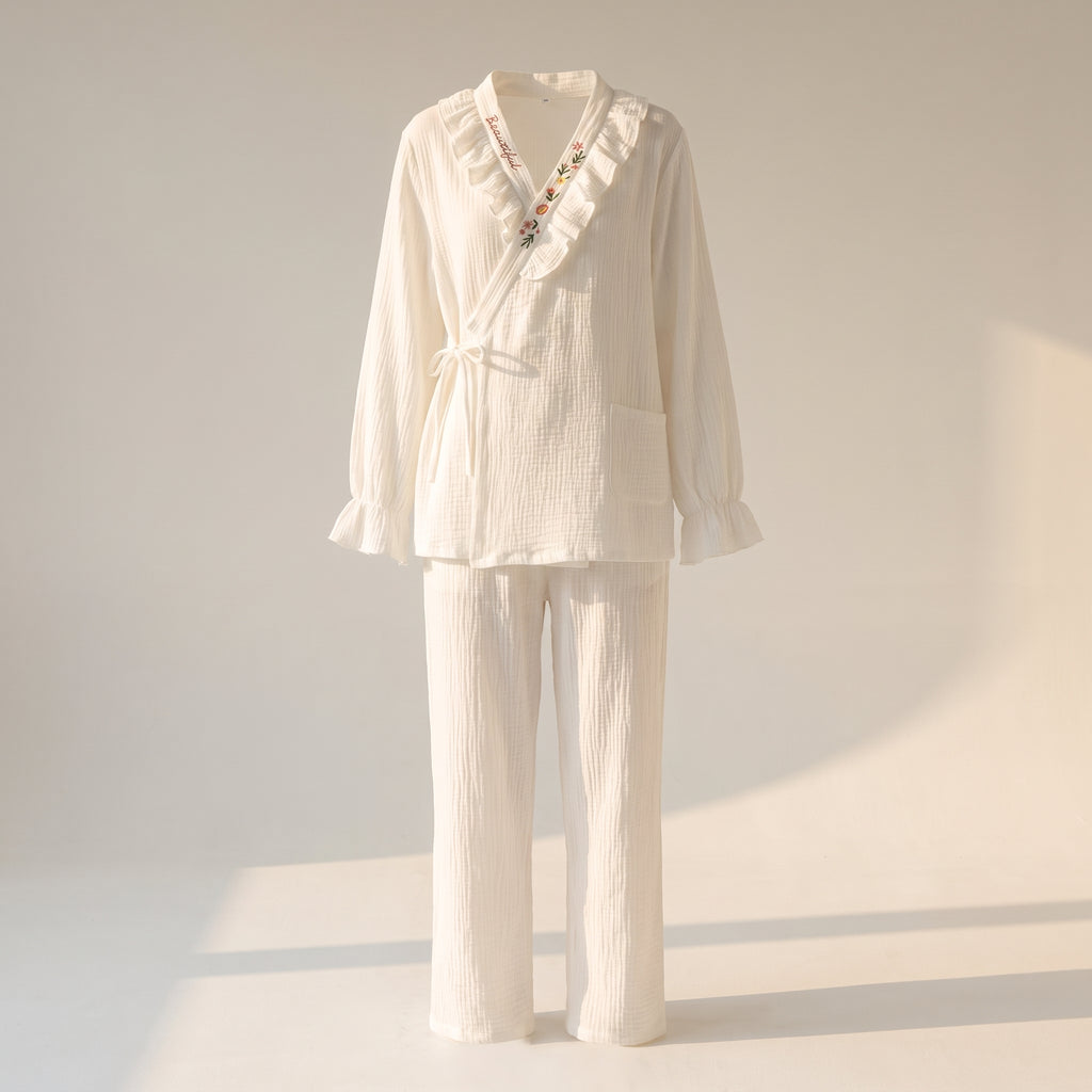 Veste et pantalon du pyjama blanc écru sans mannequin
