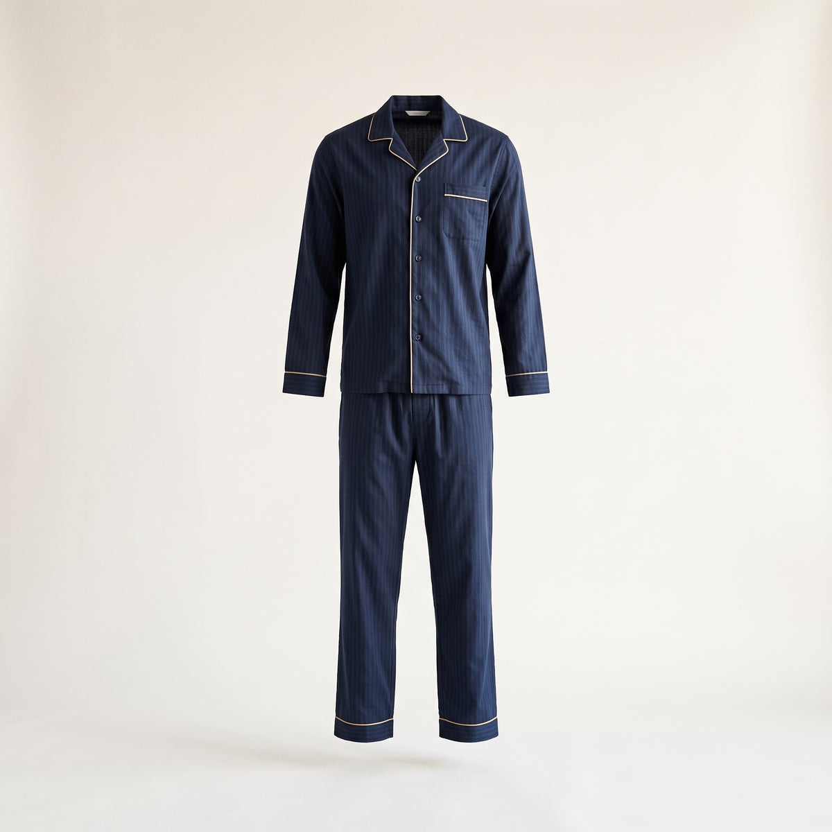 Pyjama homme rayé bleu marine en ghost sur fond blanc cassé uni