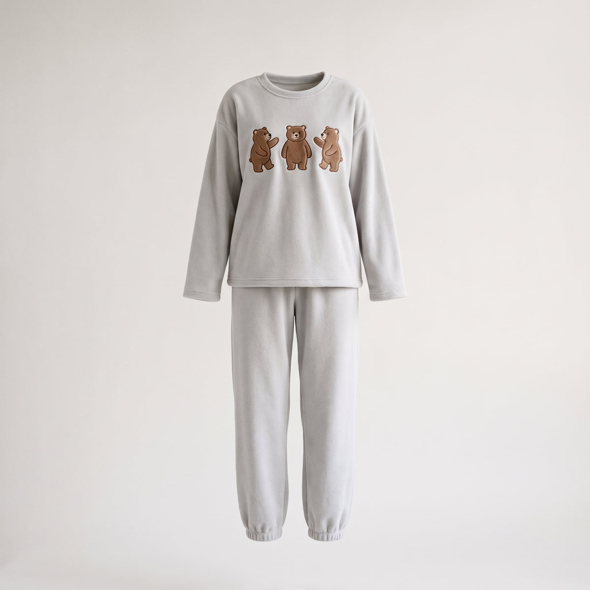 Ghost du pyjama d'hiver gris clair à trois ours sur fond blanc cassé