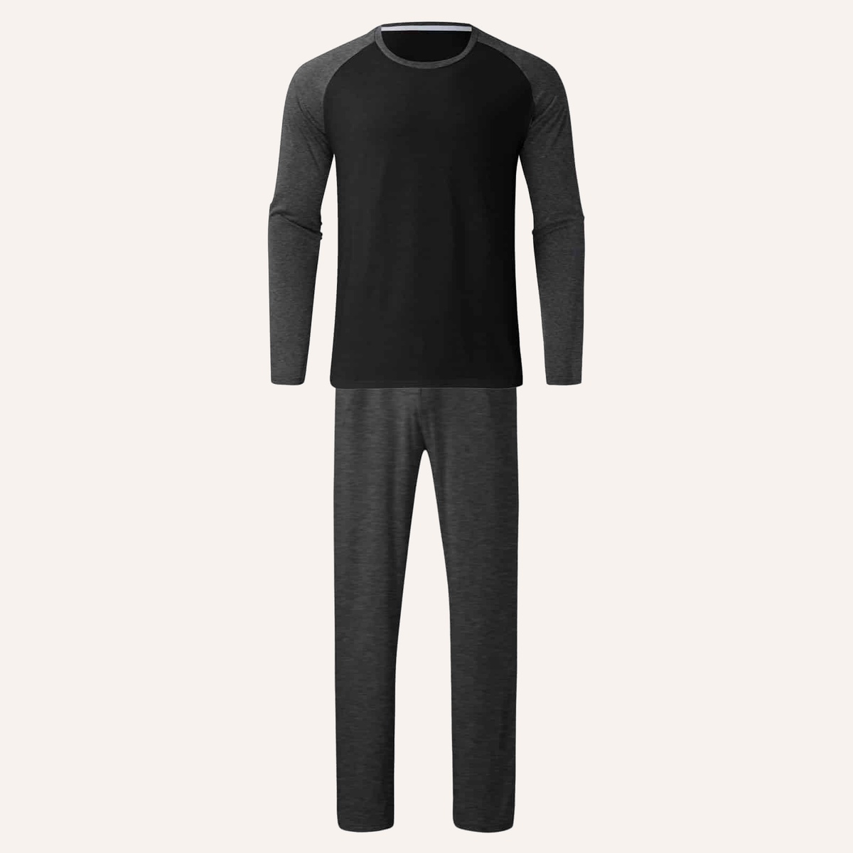 Pyjama homme bicolore noir et gris deux pièces présenté sur fond ivoire