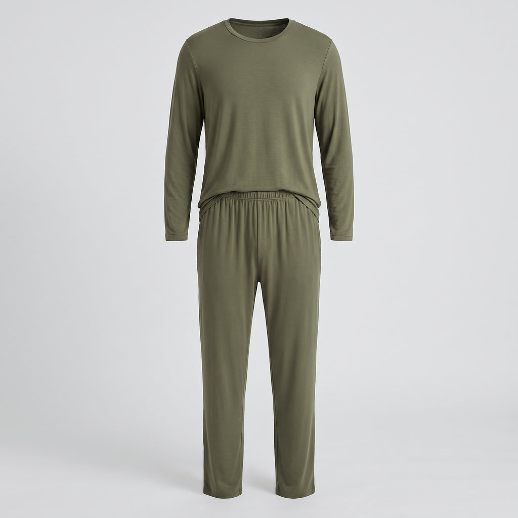 Ensemble de pyjama mi-saison homme vert vu de face, la coupe entière